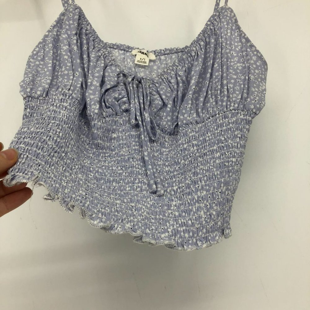 Garage periwinkle blue white floral shirred tie front crop tank top SP - Picture 6 of 13